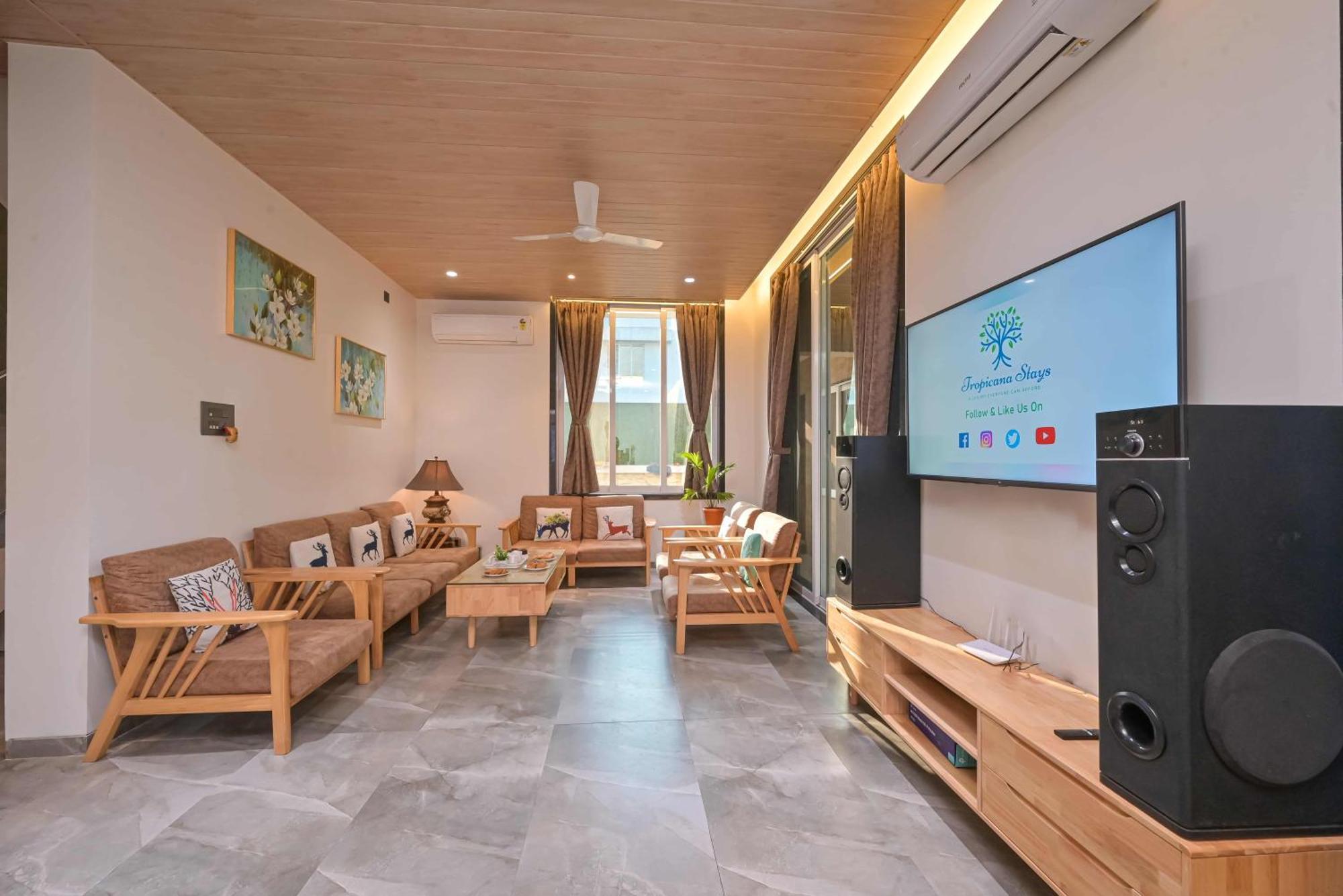 Elegant Villa By Tropicana Stays โลนาวาลา ภายนอก รูปภาพ