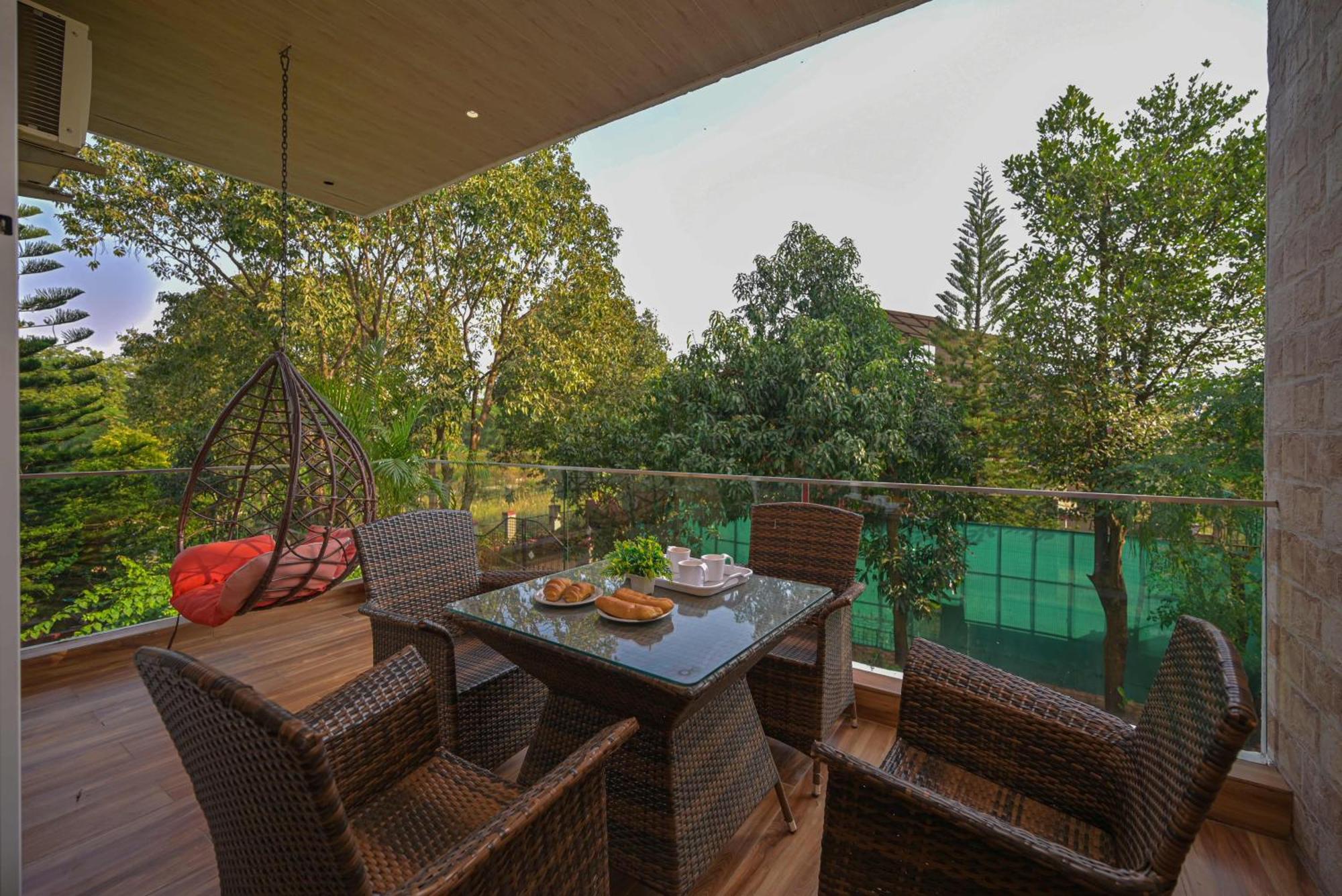 Elegant Villa By Tropicana Stays โลนาวาลา ภายนอก รูปภาพ